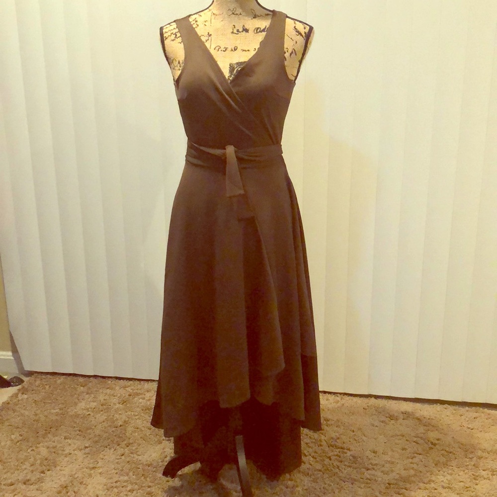 ❌ SOLD 
High low olive green dress